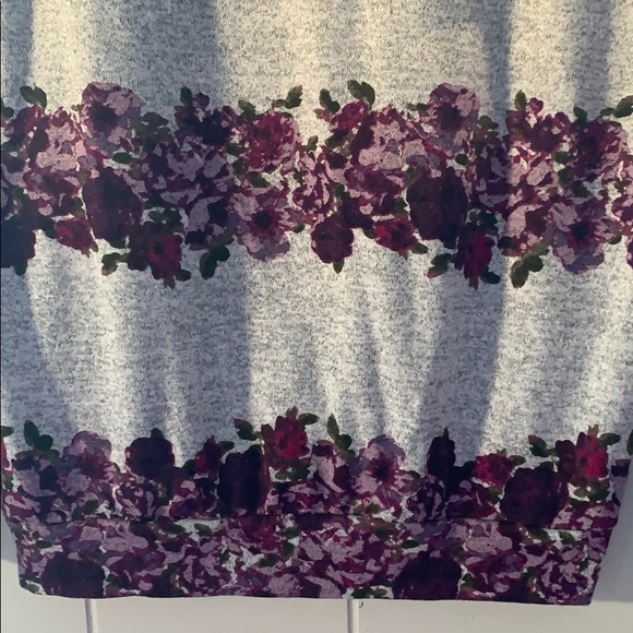 Mason + Mackenzie size small flowered sweater - Picture 2 of 3